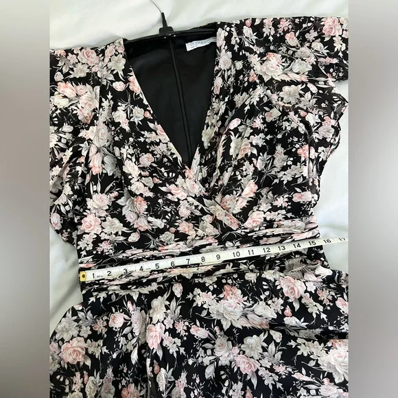 Ieena Mac Duggal Black multi floral flutter sleeve maxi dress (10) - Picture 5 of 10